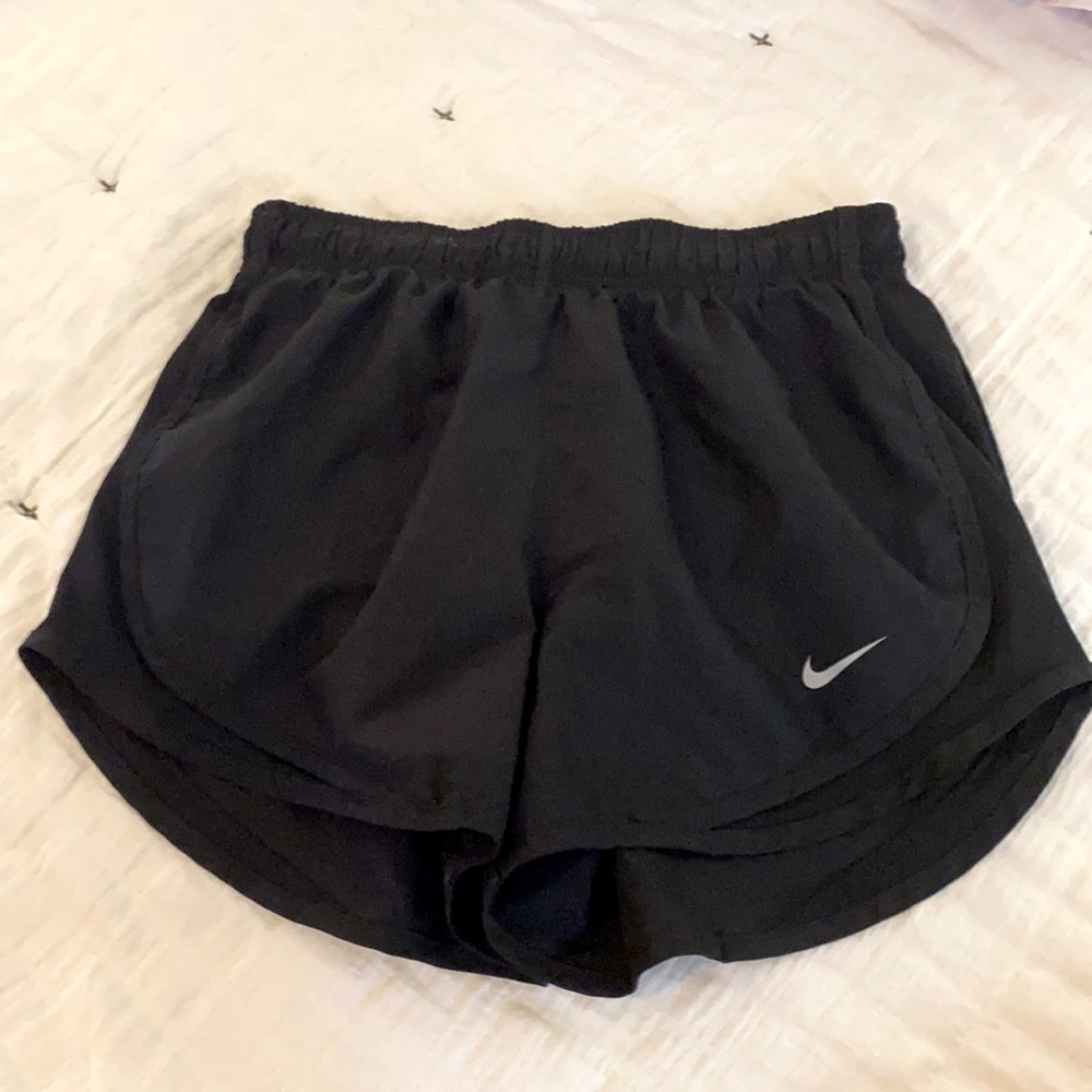 Women’s Xs Nike Black Dri- Fit shorts